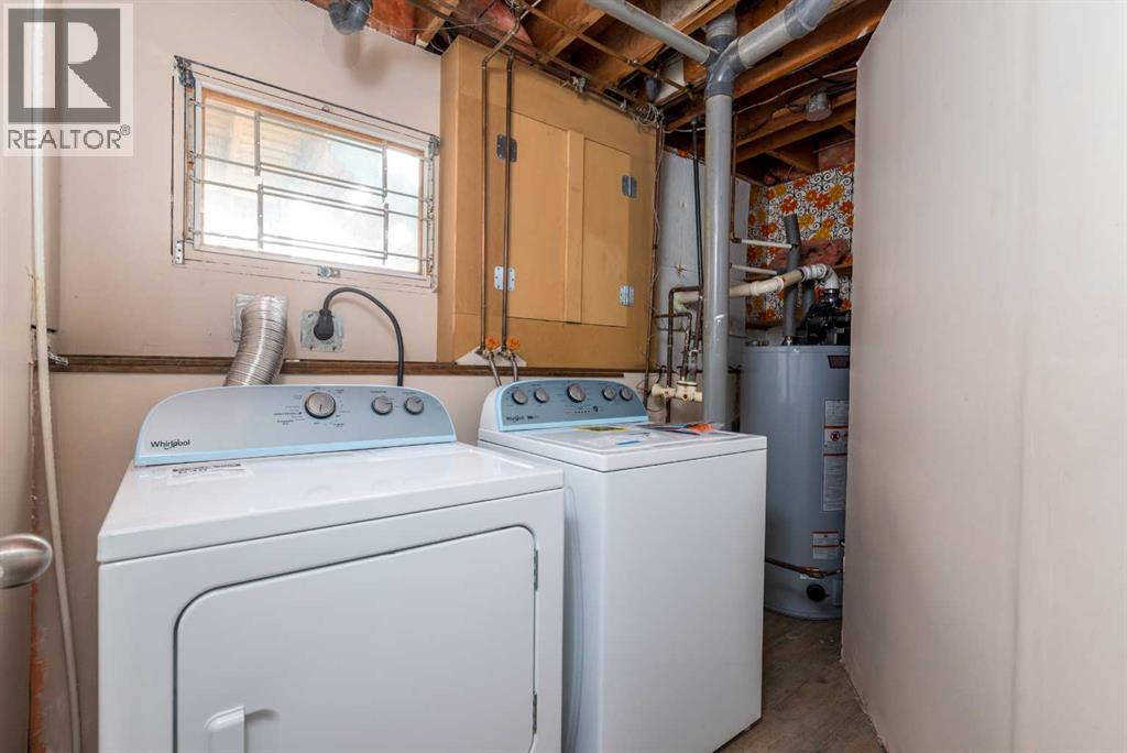 109 3 Street E - Image 25