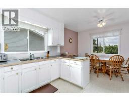 Bedroom - 6739 59th Avenue, Red Deer, AB T4P1B1 Photo 10