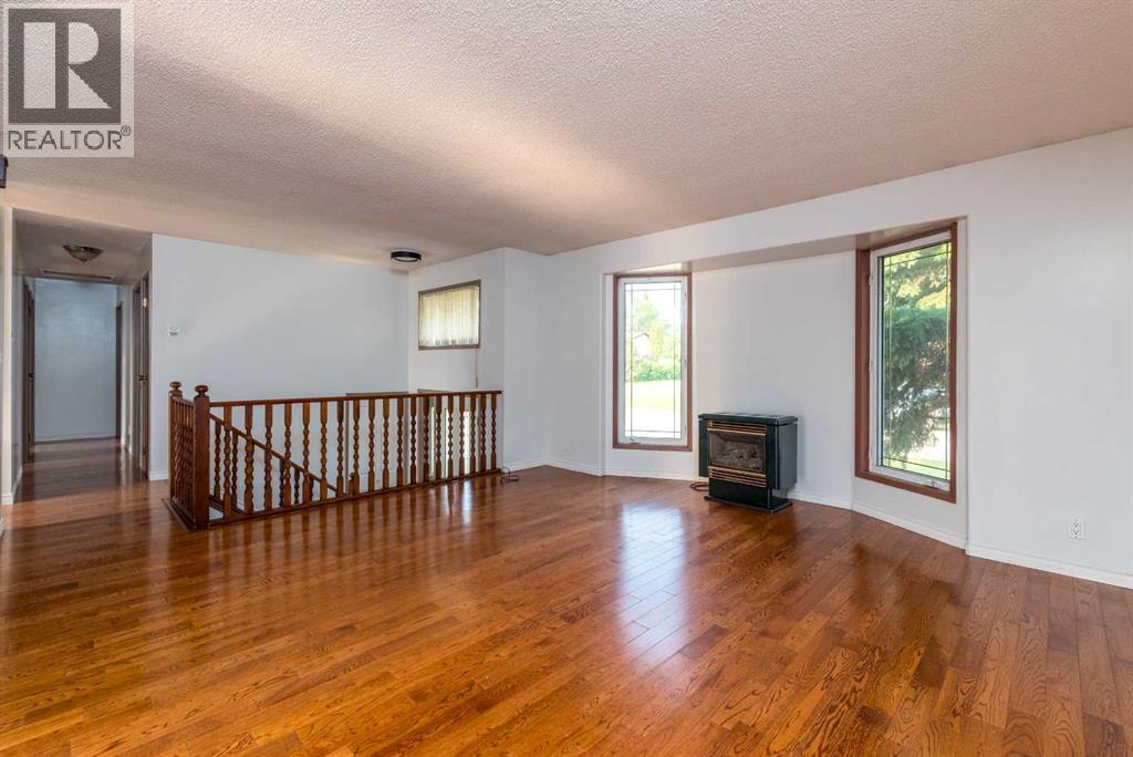 109 3 Street E - Image 5