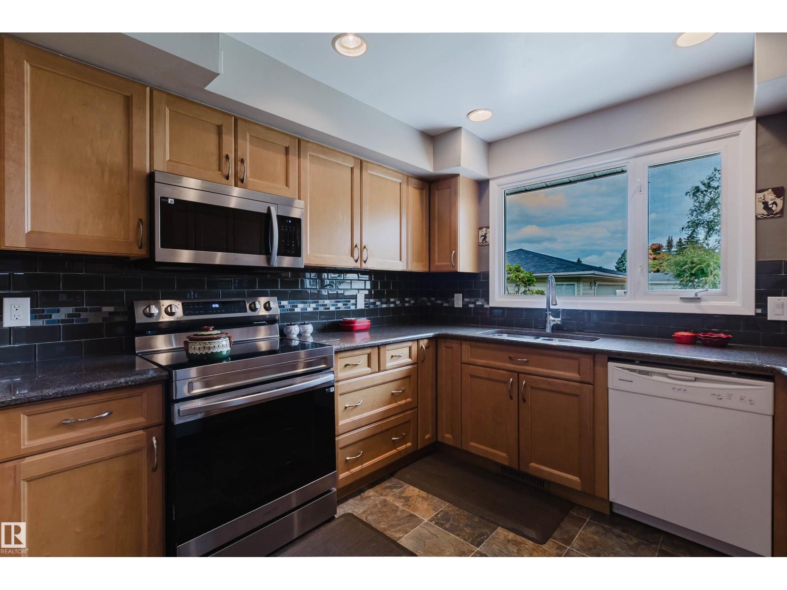 11736 35A Avenue NW - Photo 18