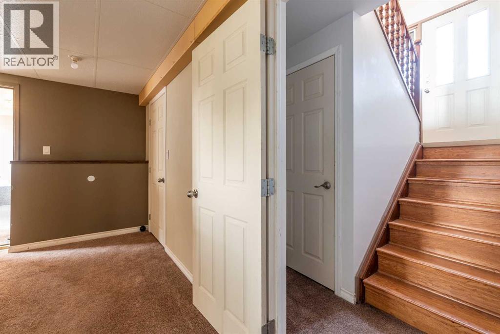 109 3 Street E - Image 23
