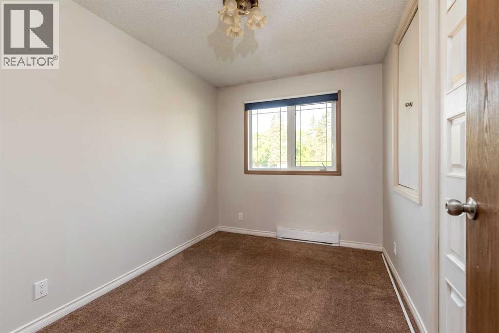 109 3 Street E - Image 13