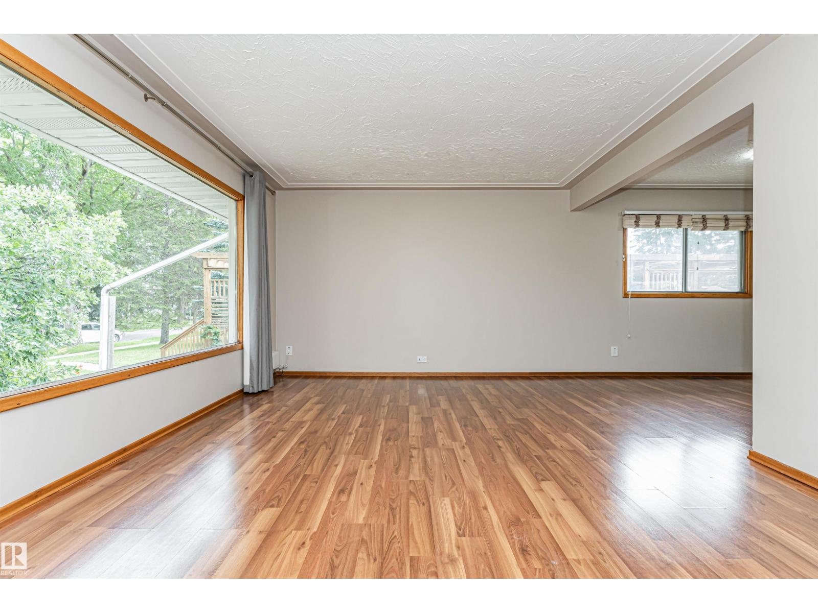 11139 62 Avenue NW - Photo 10