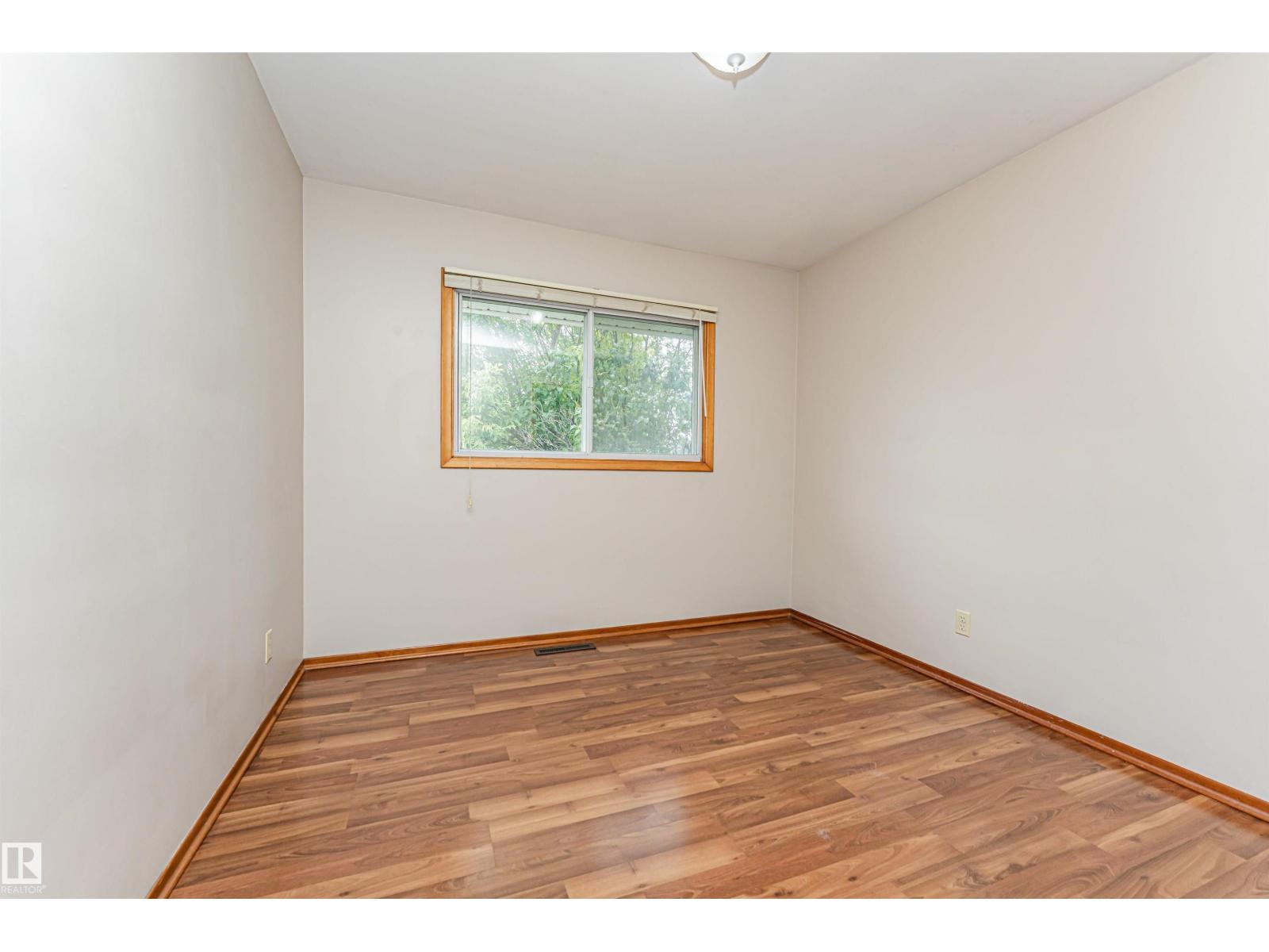 11139 62 AV NW - 27