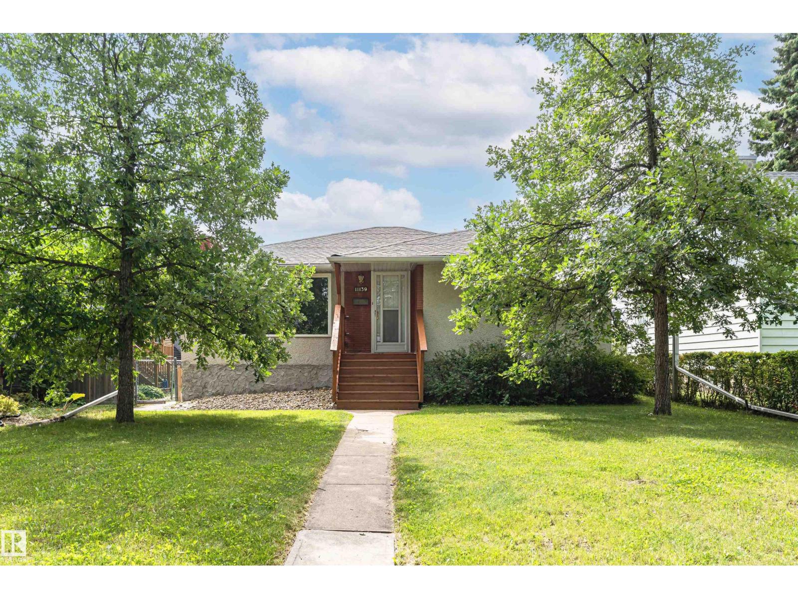 11139 62 AV NW - 1