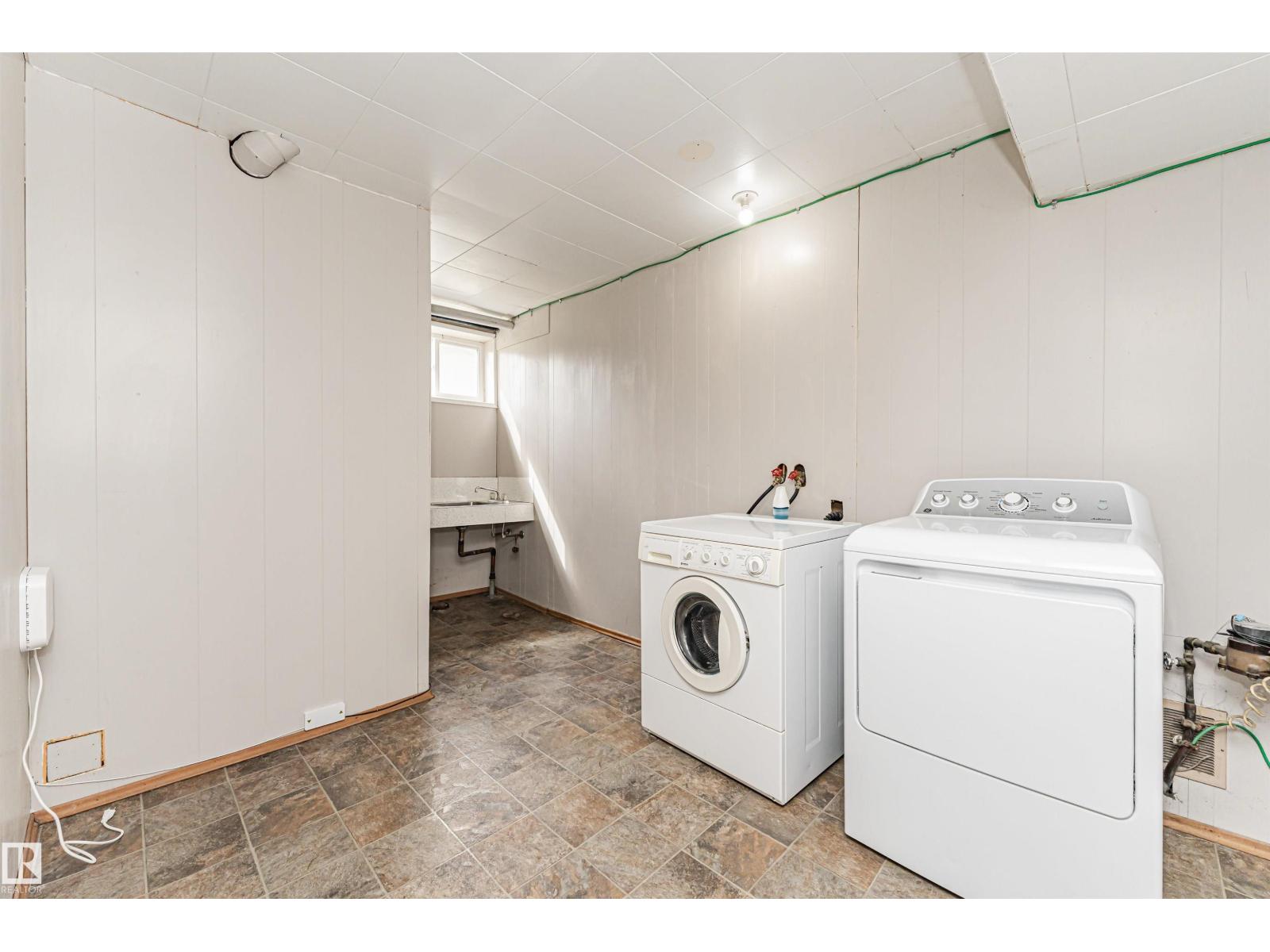 11139 62 AV NW - 34