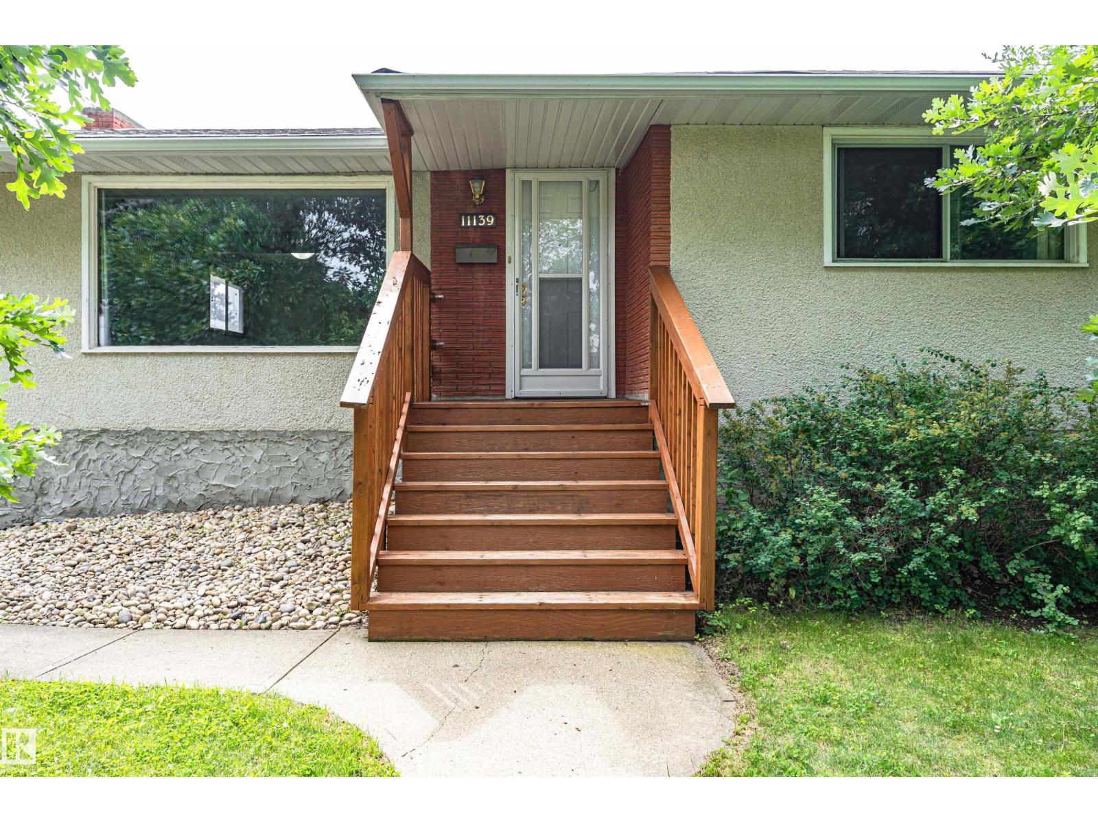 11139 62 AV NW - 4