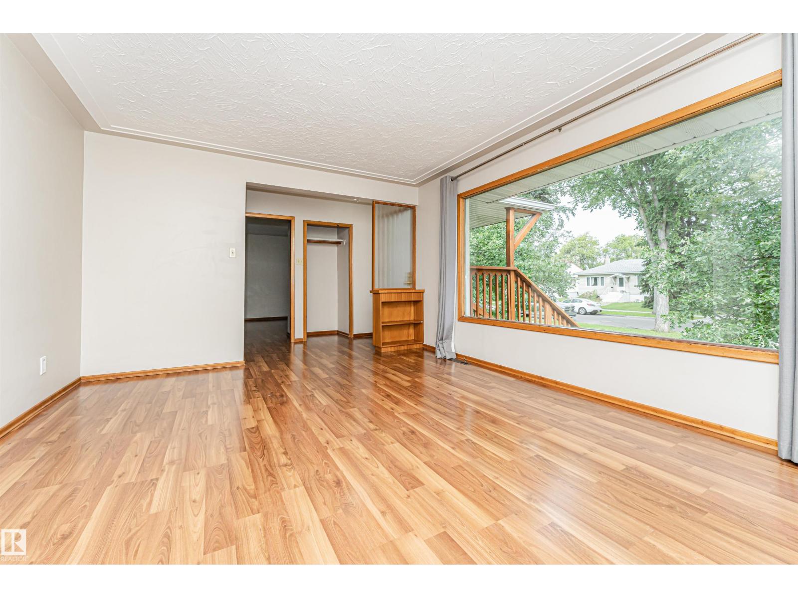 11139 62 Avenue NW - Photo 7