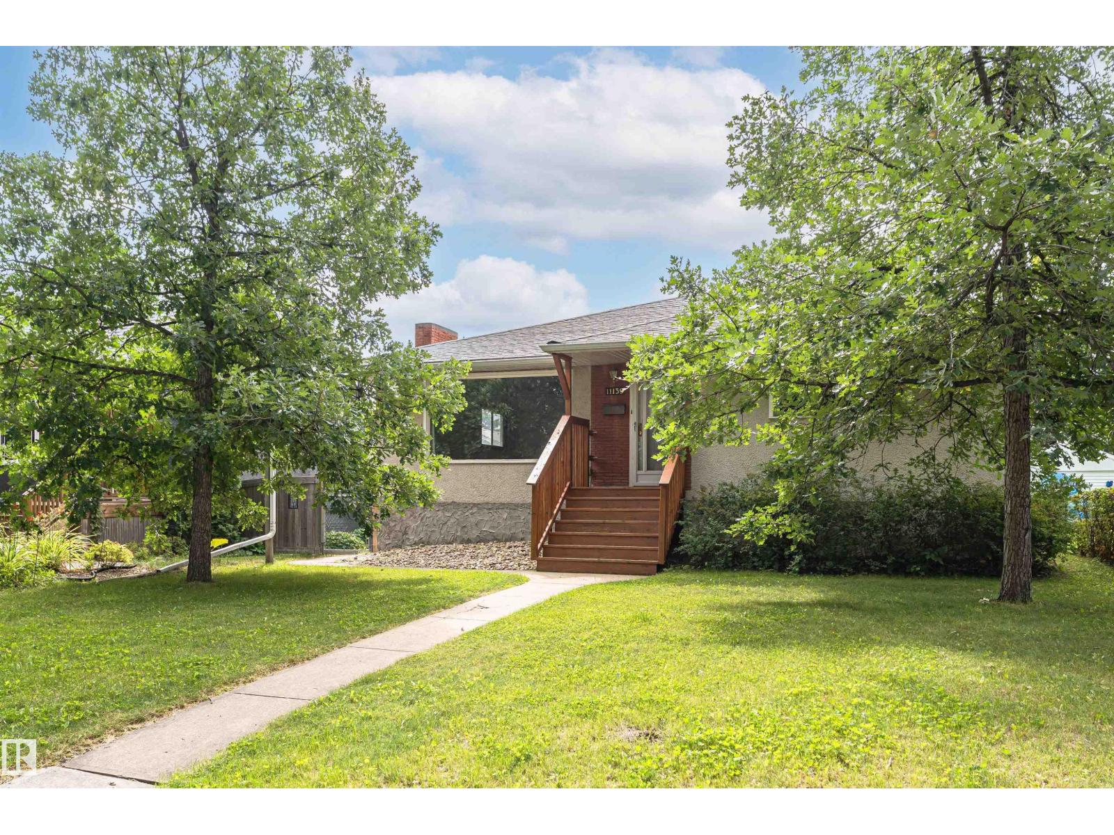 11139 62 AV NW - 3
