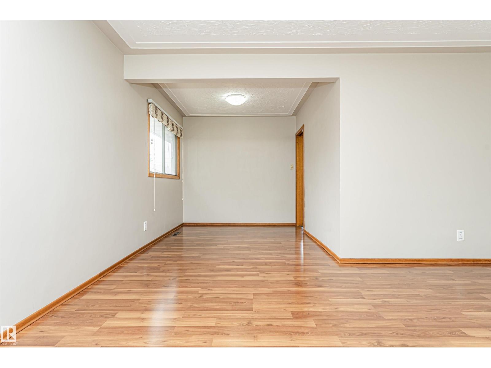 11139 62 Avenue NW - Photo 13