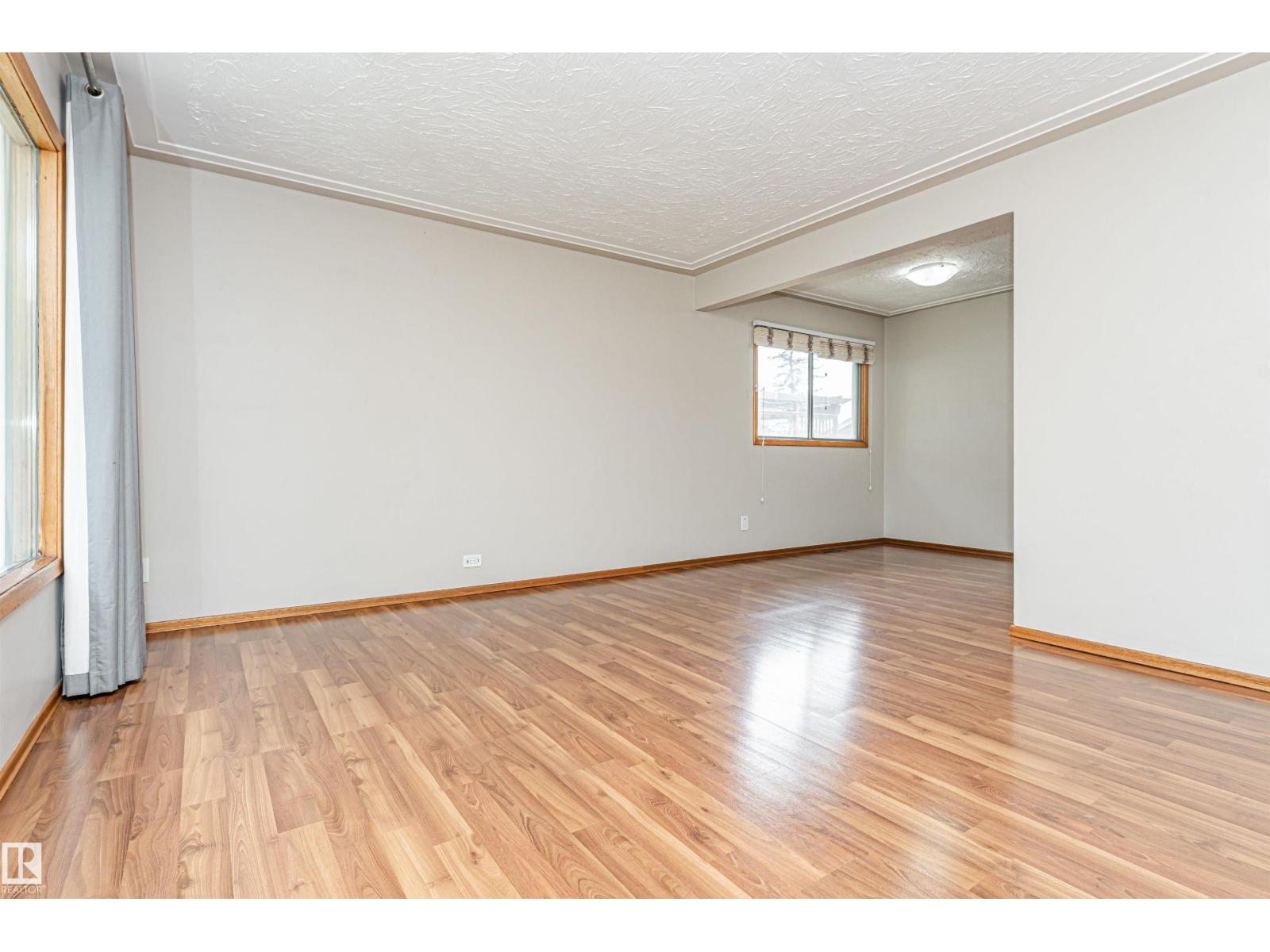 11139 62 AV NW - 11