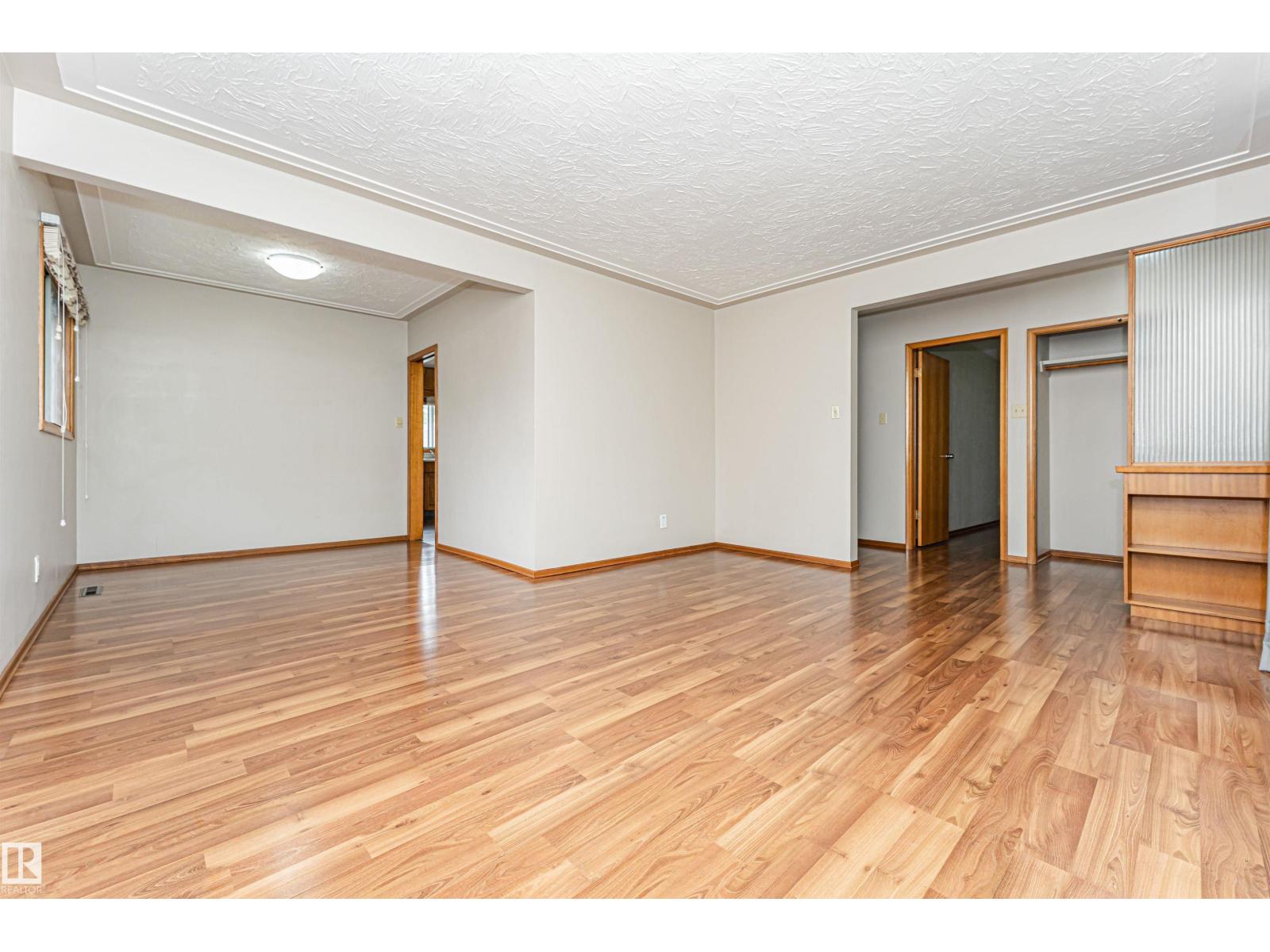 11139 62 Avenue NW - Photo 12