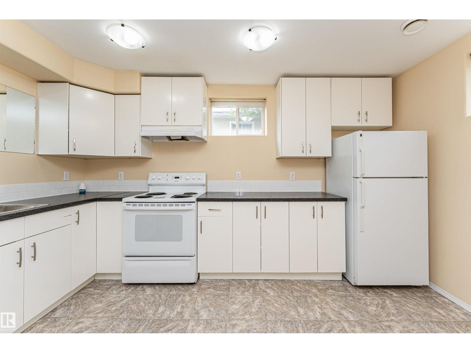 11139 62 Avenue NW - Photo 44