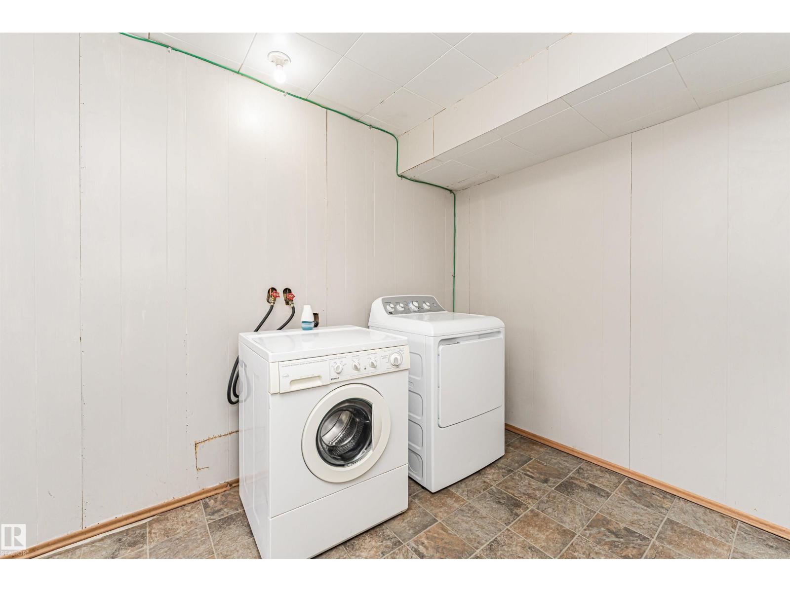11139 62 Avenue NW - Photo 36