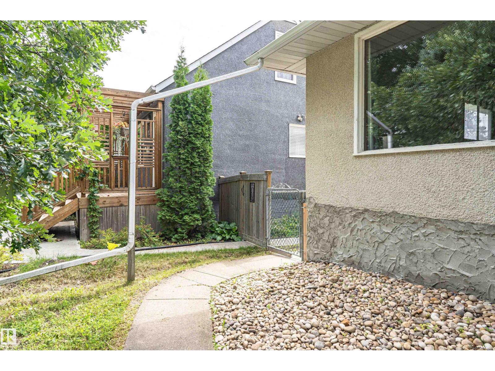 11139 62 AV NW - 50