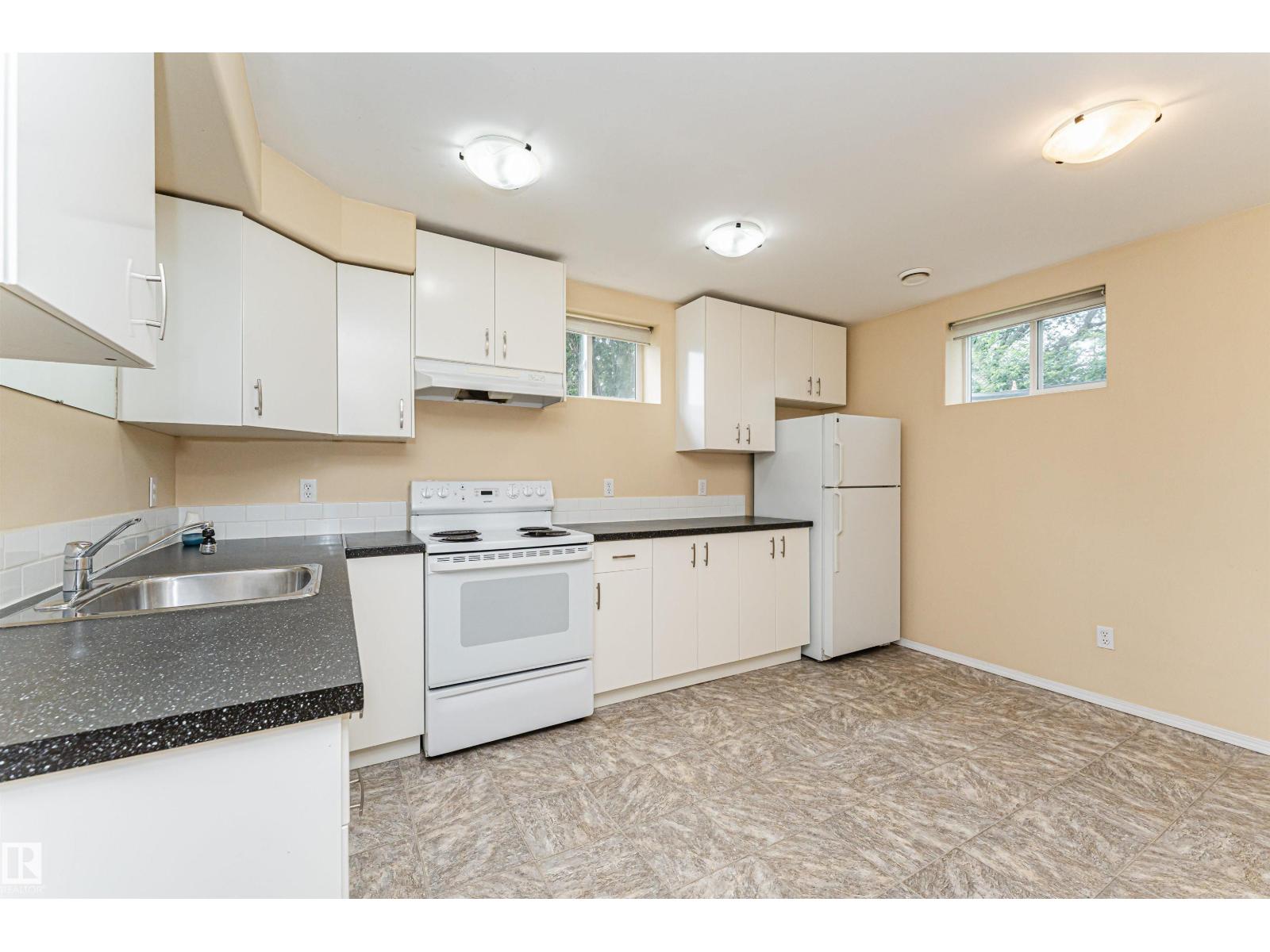 11139 62 AV NW - 43