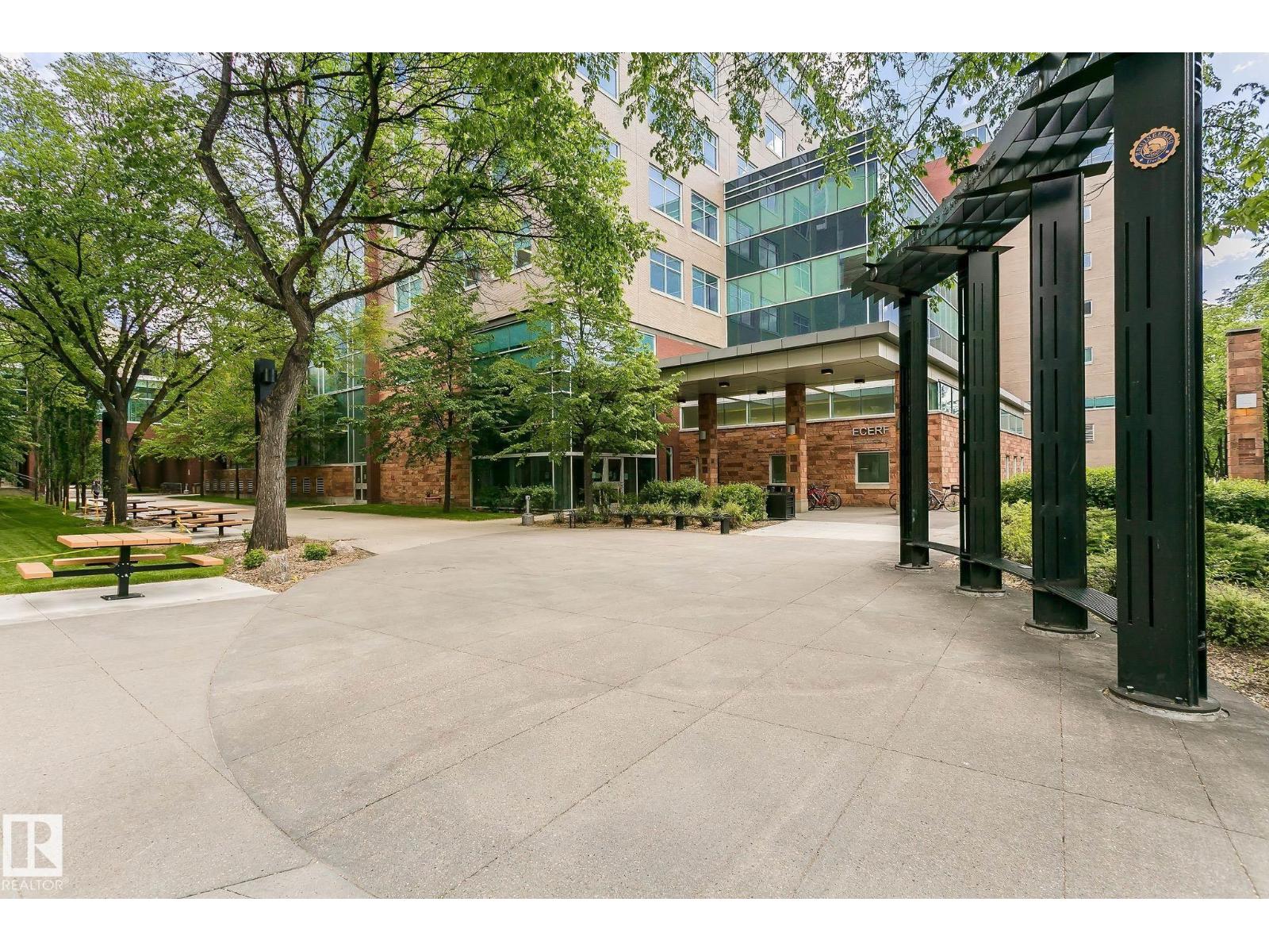 11139 62 AV NW - 63