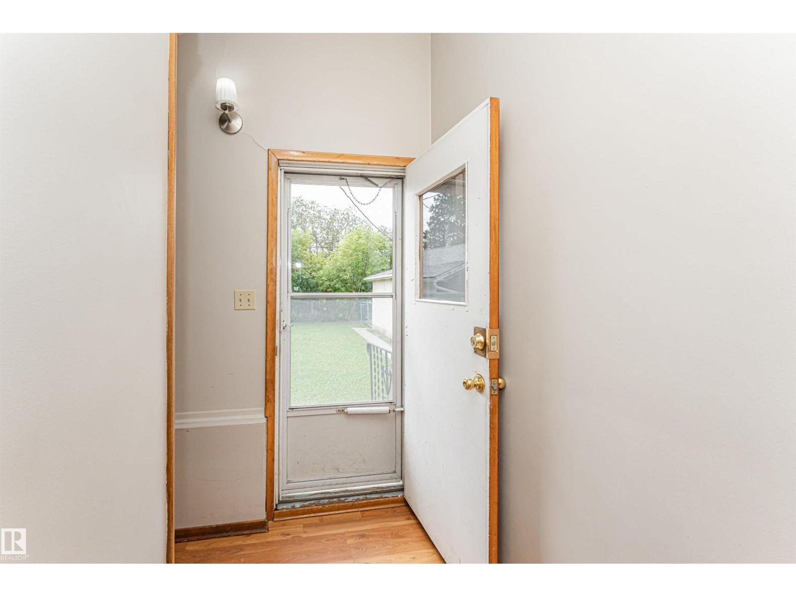 11139 62 AV NW - 31