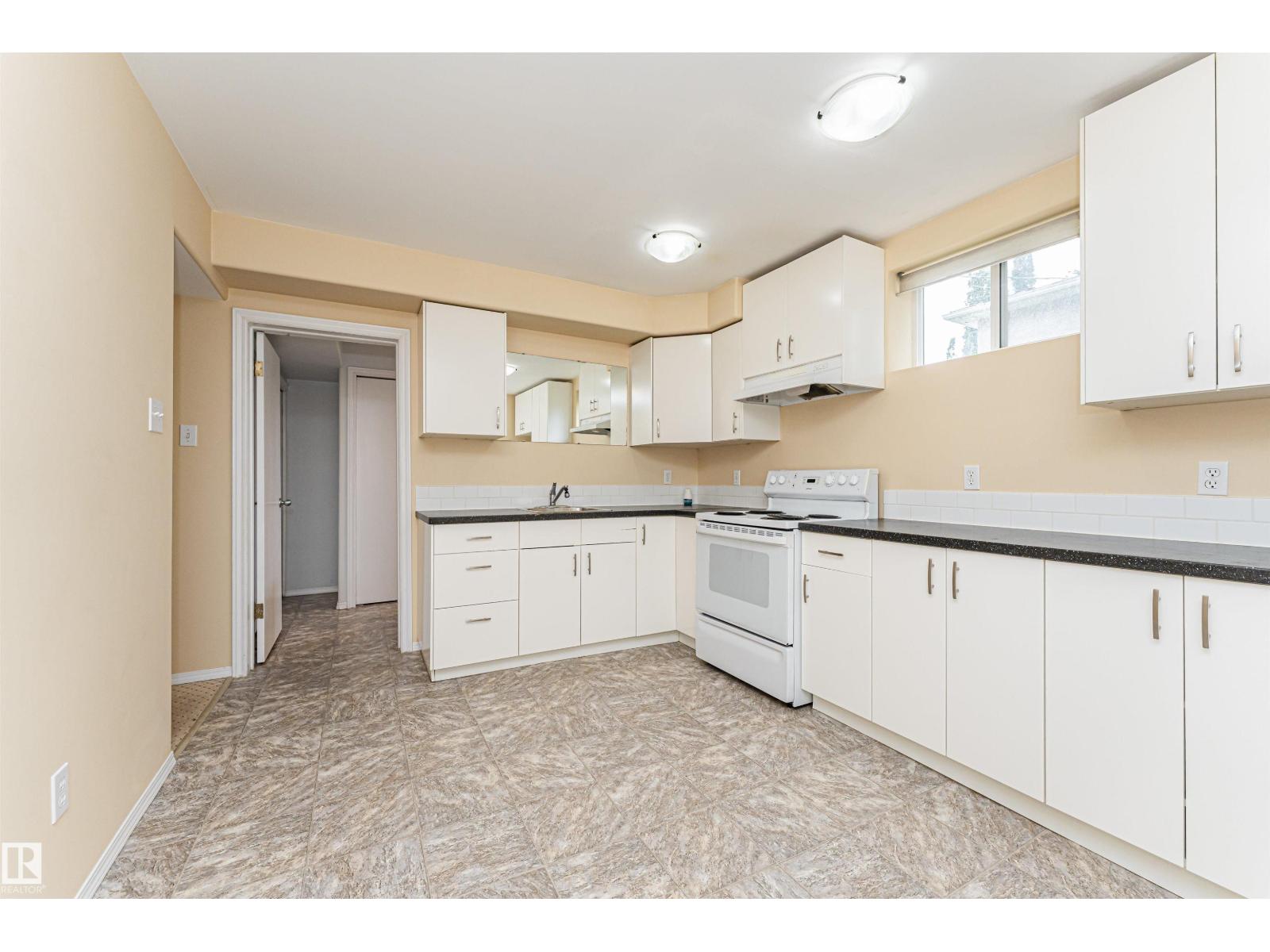 11139 62 AV NW - 45