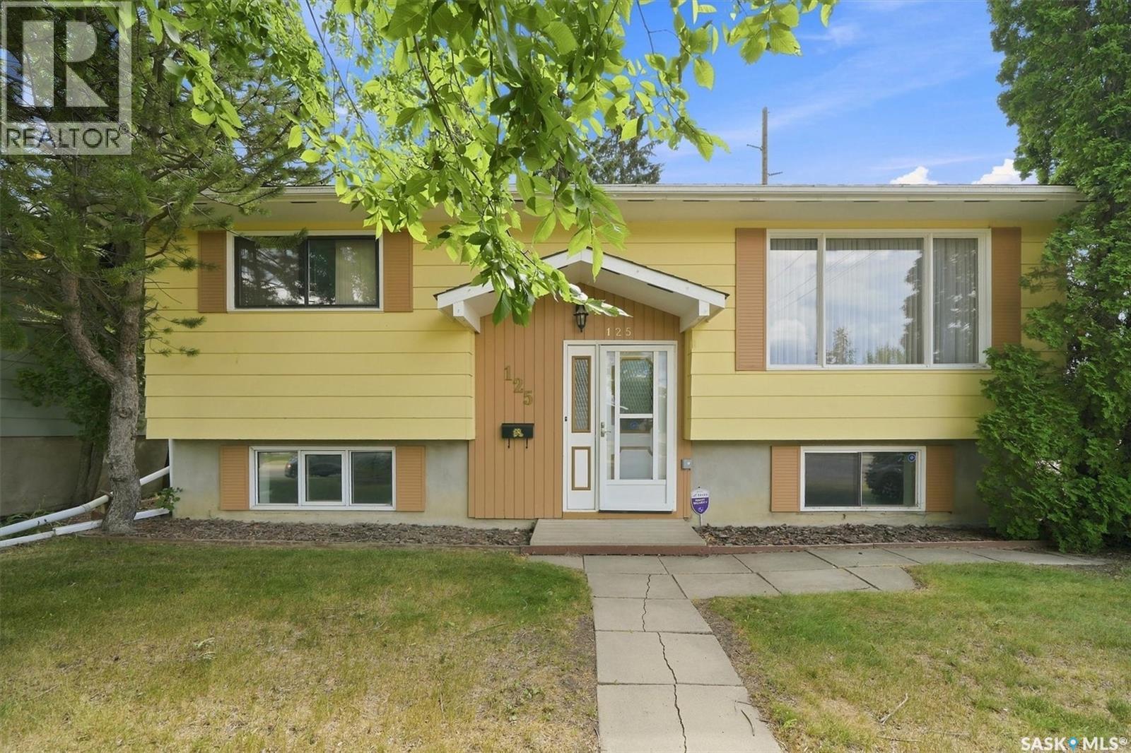125 Arnason CRESCENT