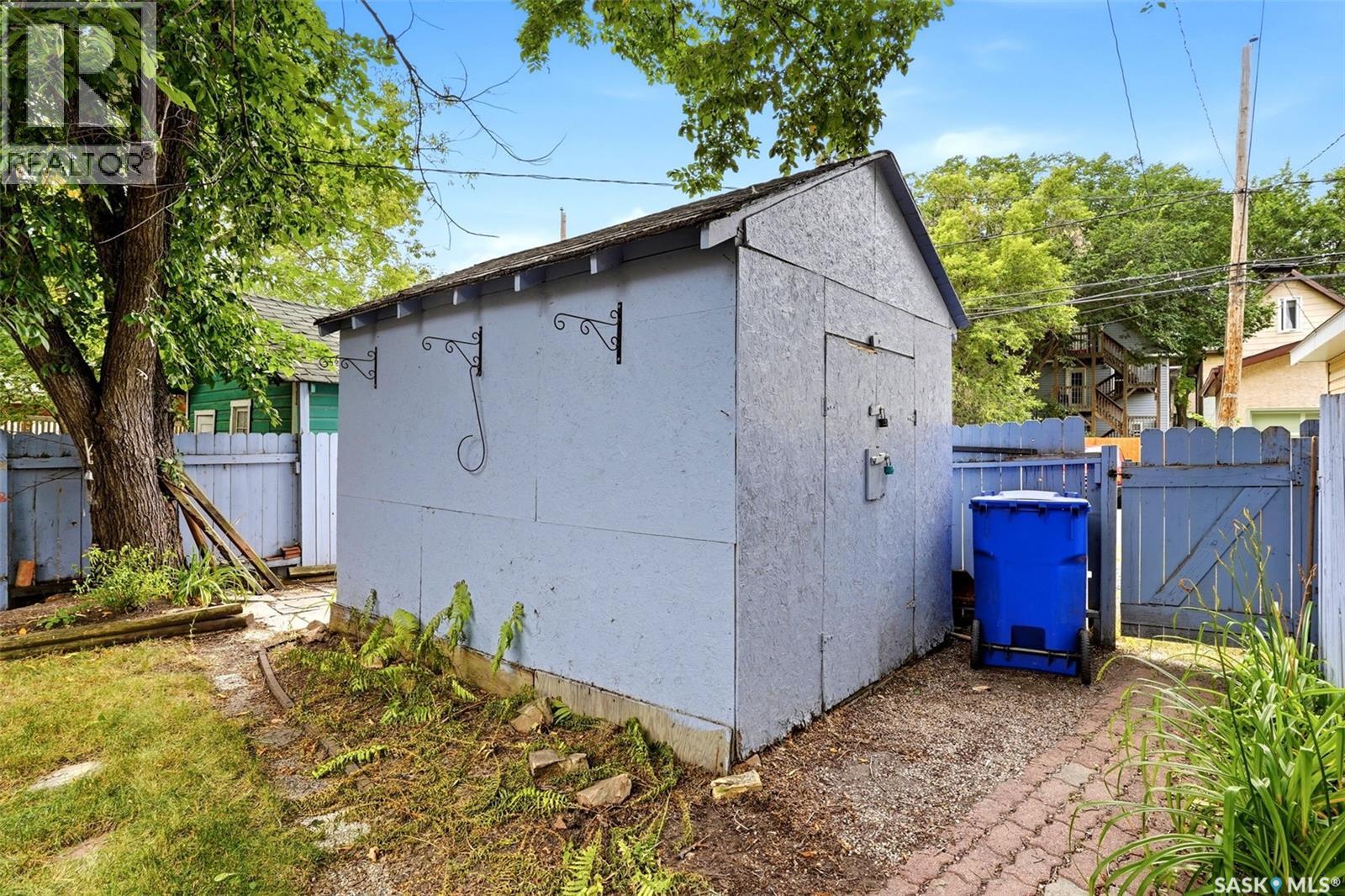 2242 Angus STREET - Image 34