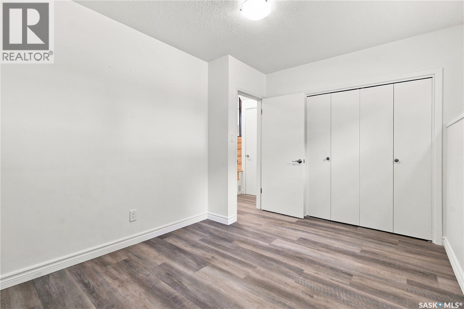 4059 Elphinstone STREET - Image 20