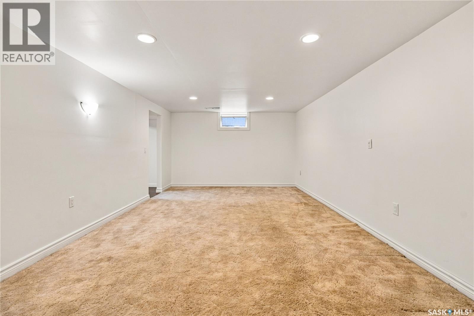 4059 Elphinstone STREET - 22