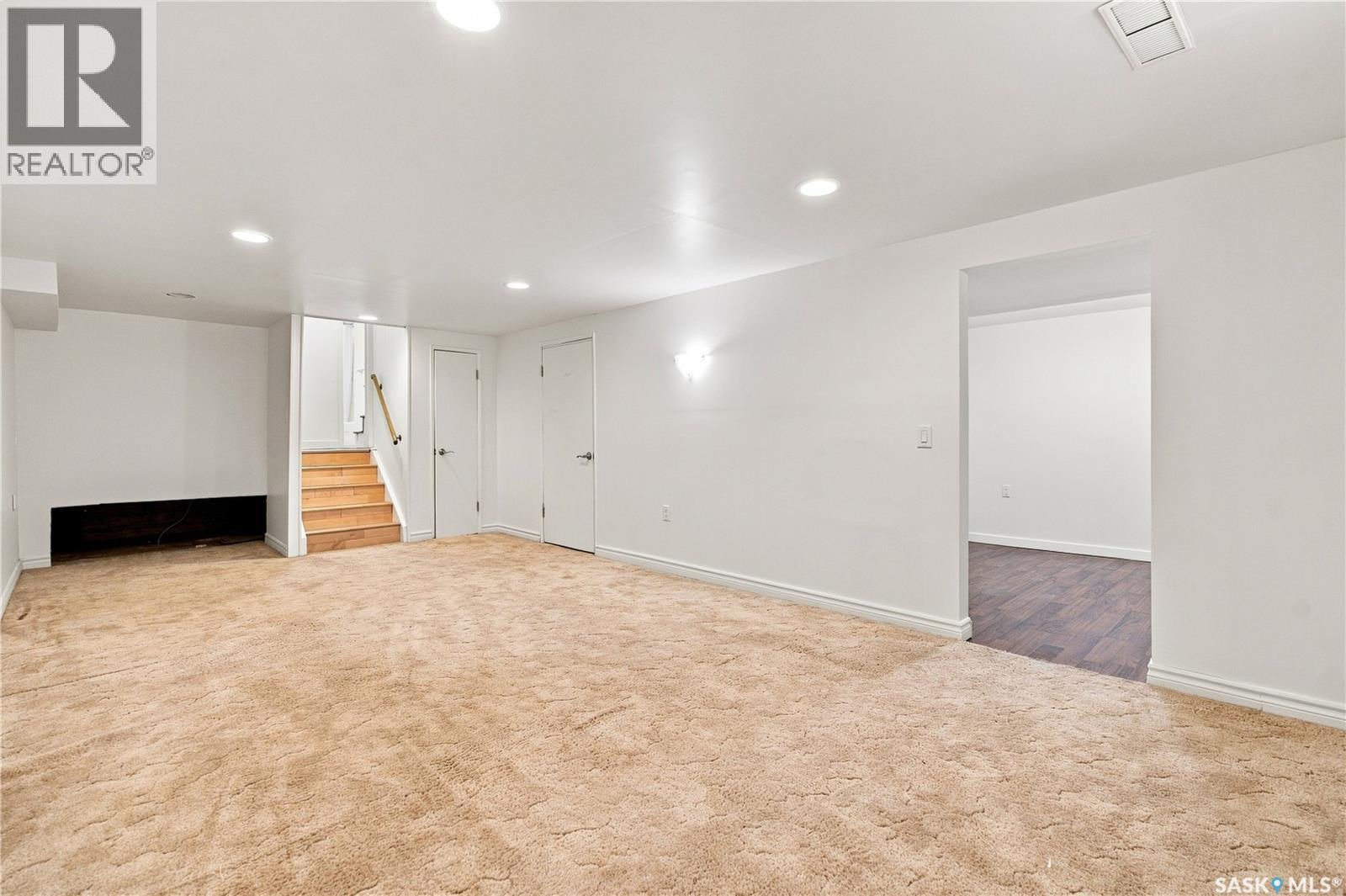 4059 Elphinstone STREET - 23