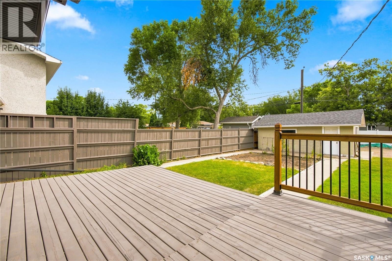 4059 Elphinstone STREET - Image 27