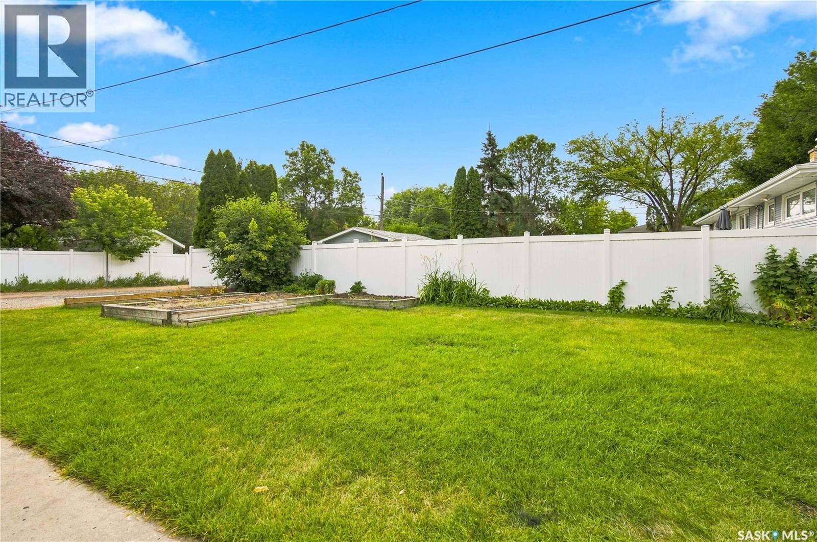 4059 Elphinstone STREET - 30
