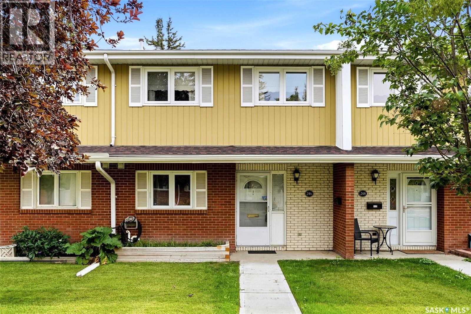 #246 Plainsview DRIVE - 1