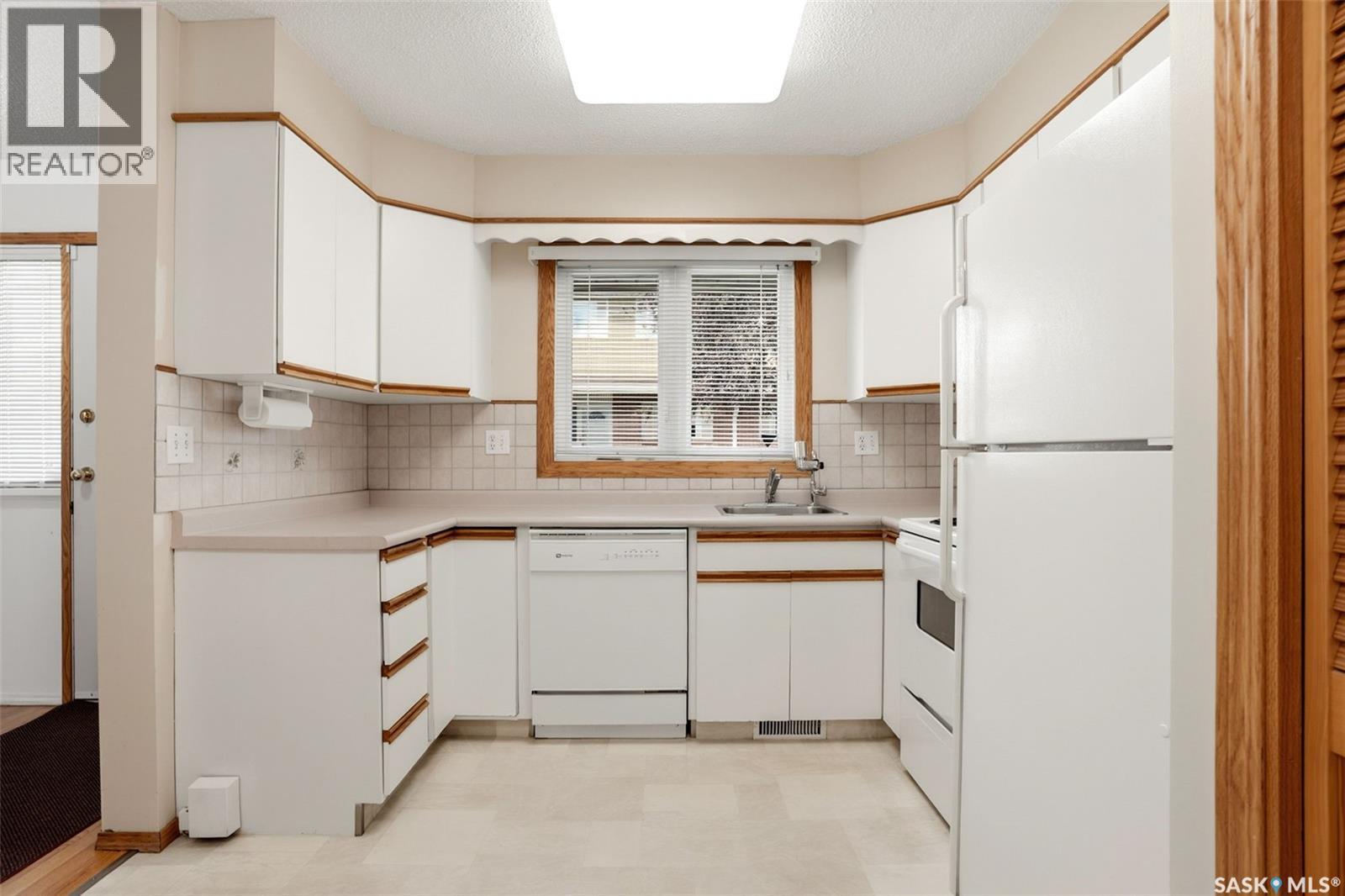 #246 Plainsview DRIVE - 10