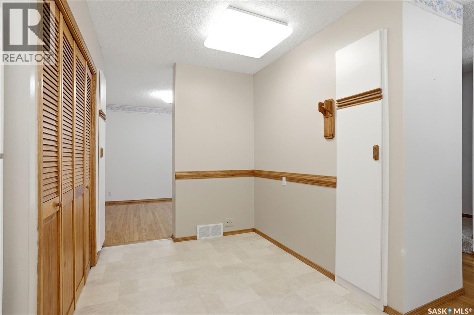#246 Plainsview DRIVE - 13