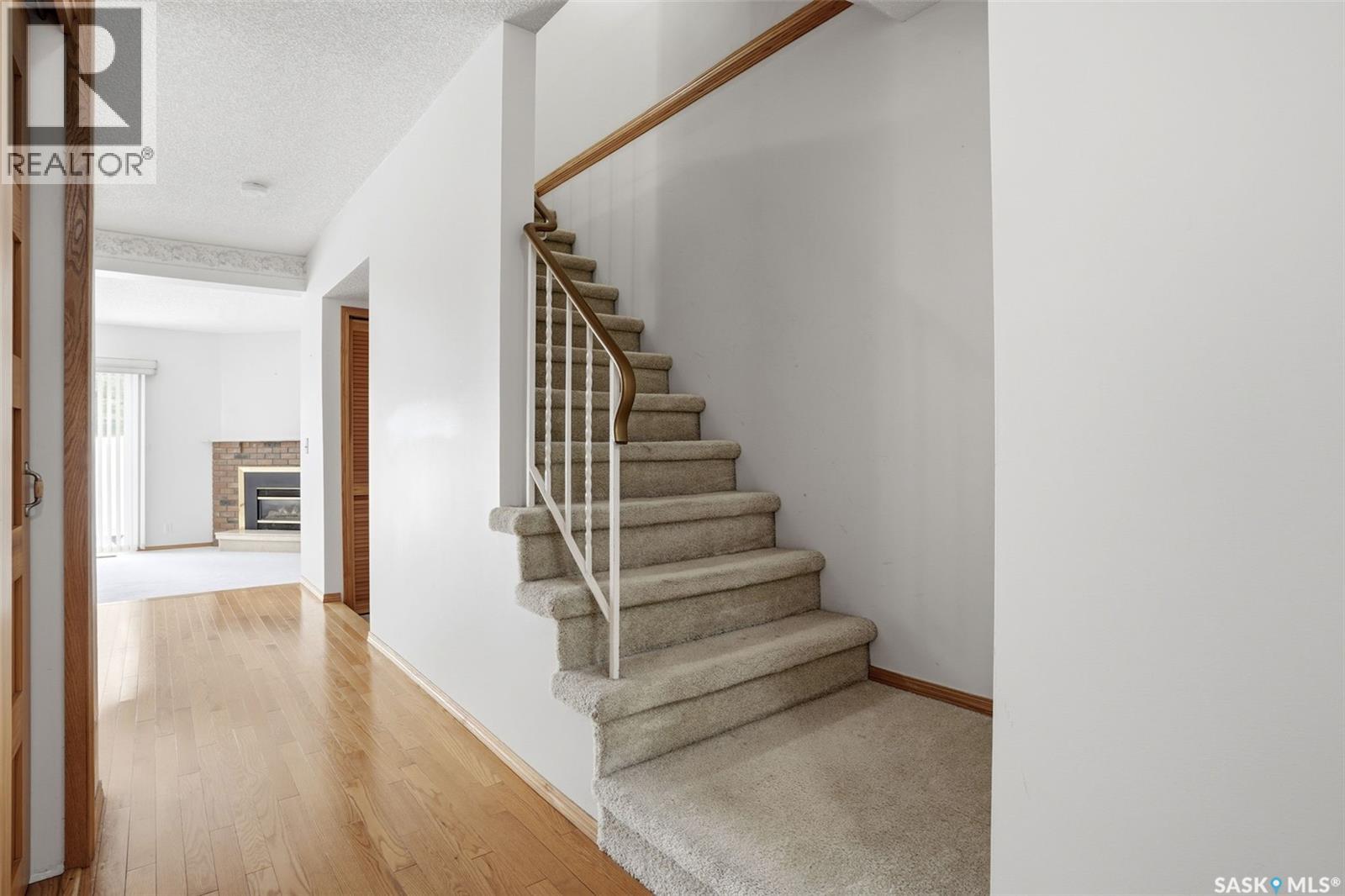 #246 Plainsview DRIVE - 17