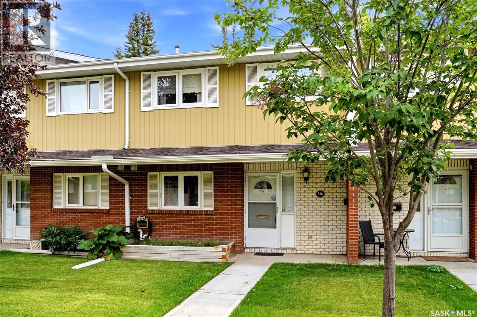 #246 Plainsview DRIVE - 2