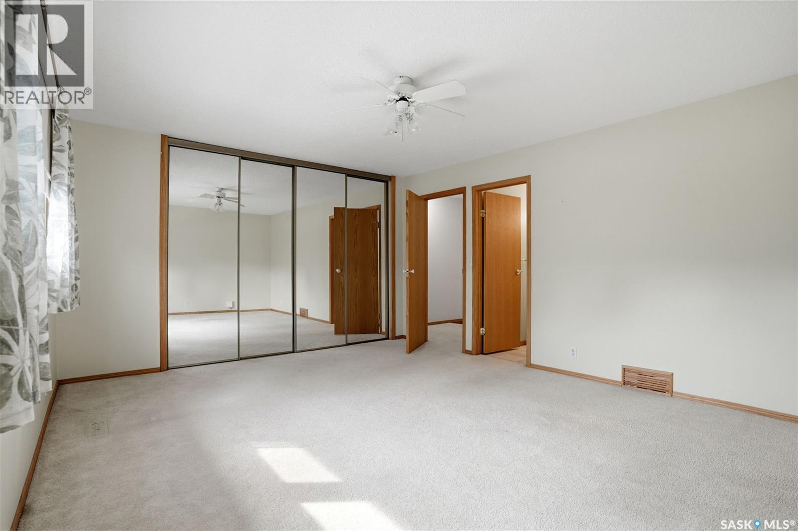 #246 Plainsview DRIVE - 20