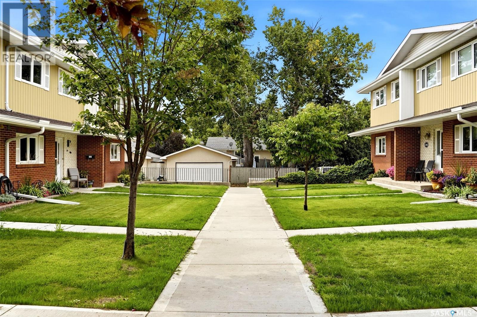 #246 Plainsview DRIVE - 35