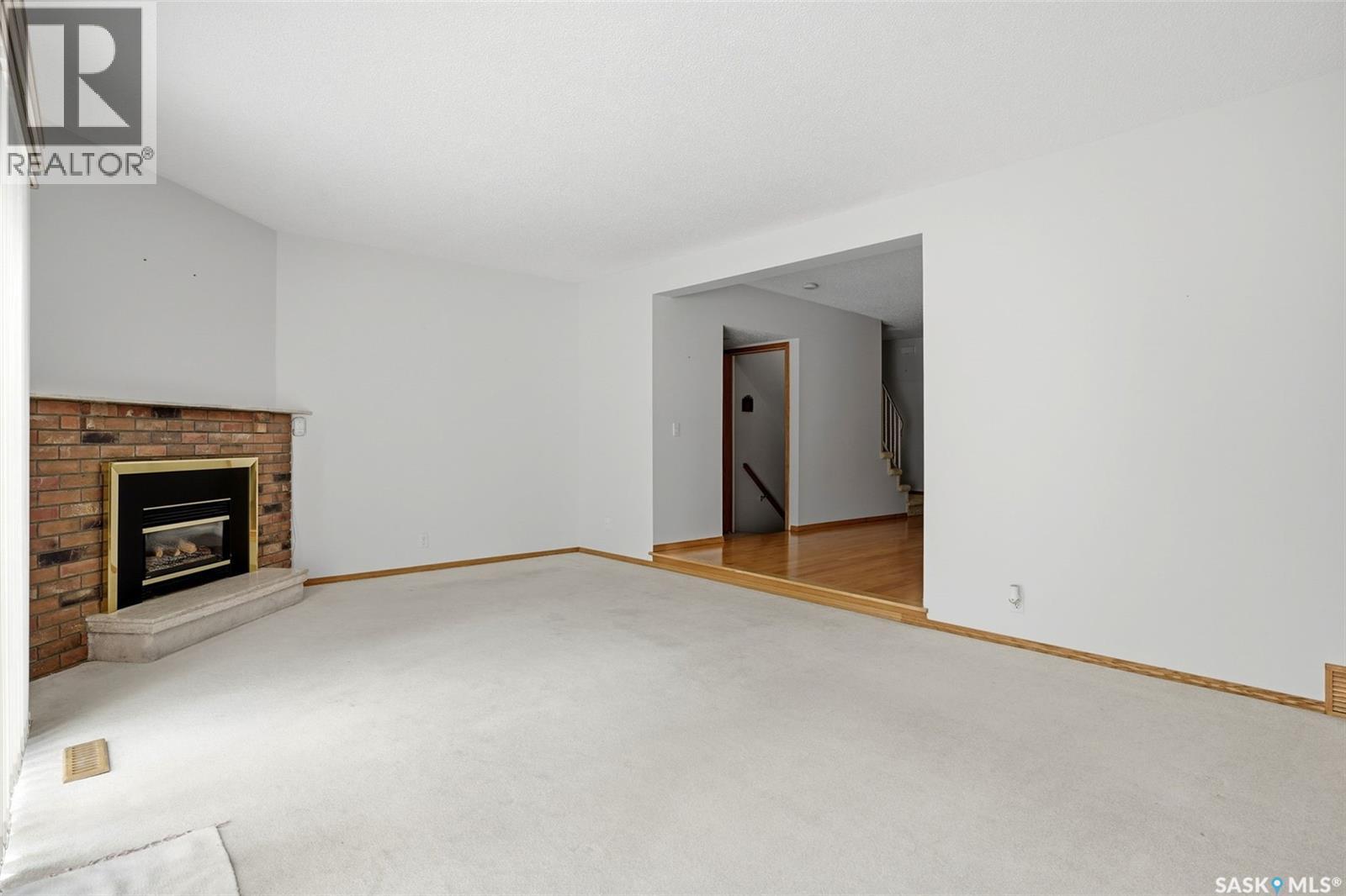 #246 Plainsview DRIVE - 7