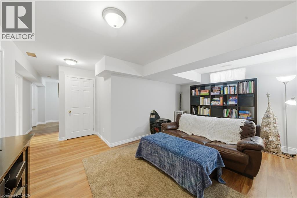 784 BUTTERNUT Avenue - Image 25