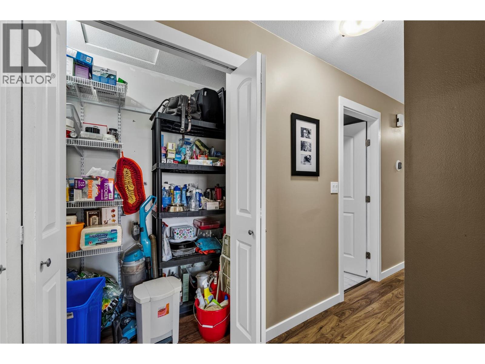 2045 Valleyview Drive - 16