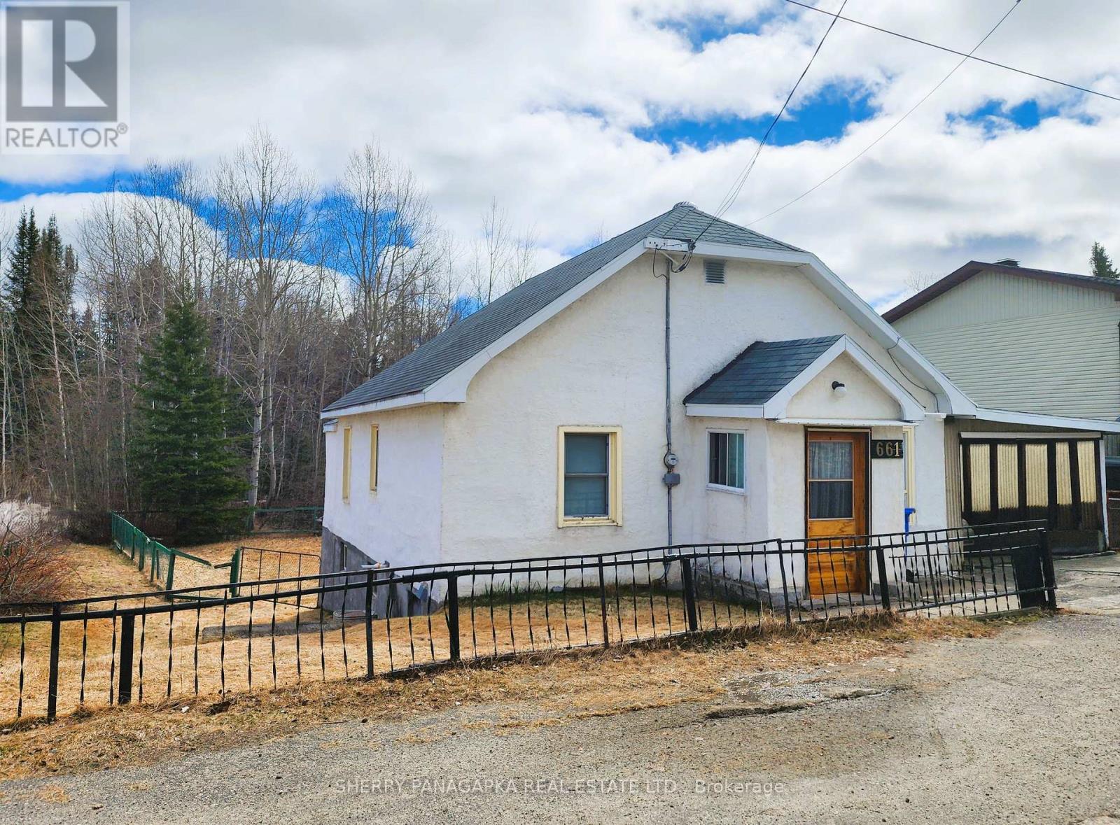 661 GOVERNMENT ROAD W - Image 3