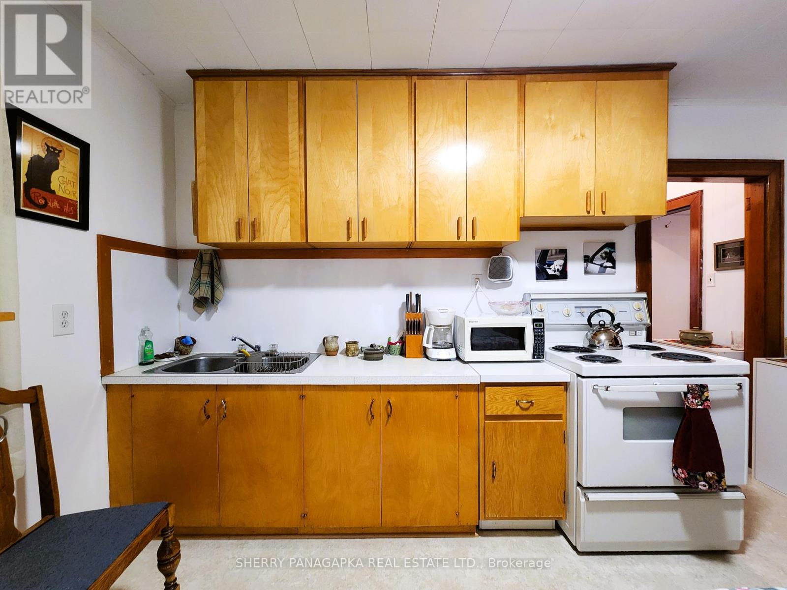 661 GOVERNMENT ROAD W - Image 9