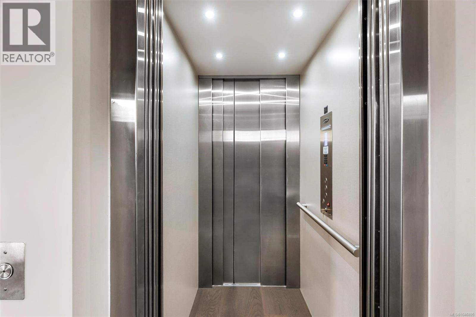 553 Marine View - 45