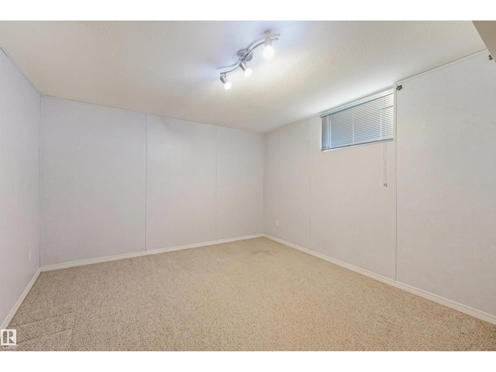 #254 52411 RGE ROAD 214 - 33
