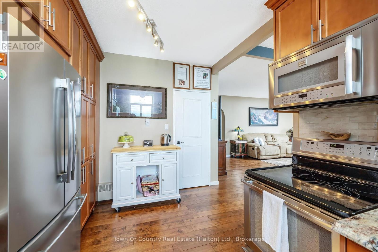 #1906 5250 LAKESHORE ROAD - 13