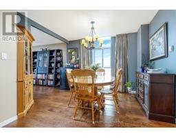 Living room - 1906 - 5250 Lakeshore Road, Burlington, ON L7L5L2 Photo 8