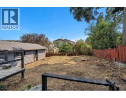 1669 Kisber Ave, Saanich, BC V8P2W5 Photo 18