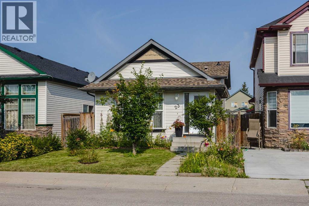 23 Tarington Way NE