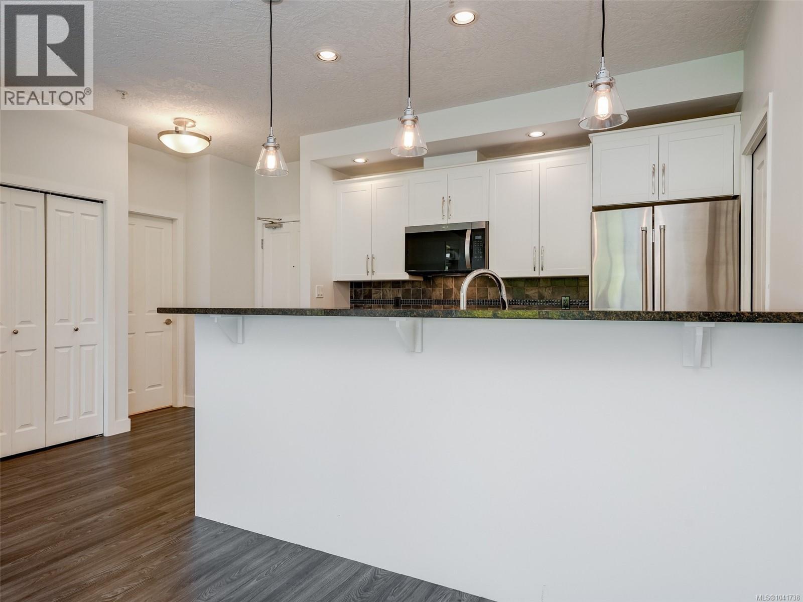 #402 623 Treanor Ave - 10