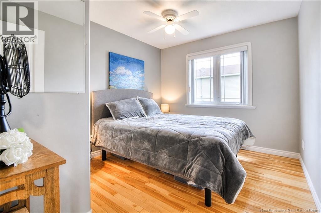 27 Clement Avenue - 11
